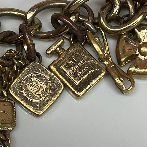 2002 Vintage CHANEL CHARM BRACELET - Picture 6 of 9
